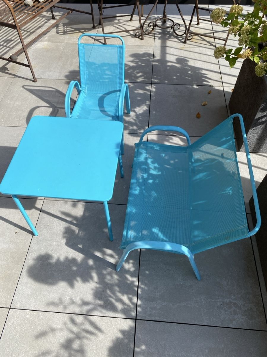 Tische: Kindertisch mit Stuhl u. Bank – Gebraucht aus Brunnen von Wysky 2
