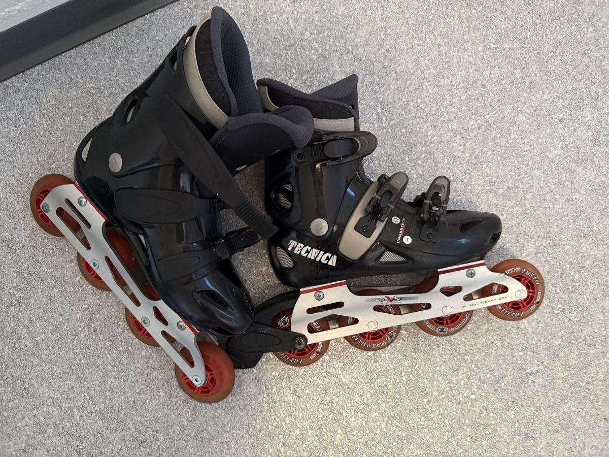 Pattini in linea & Pattini a rotelle: Rollerblades inkl. Schoner – Usato da Luzern venduto da chevy7779 1