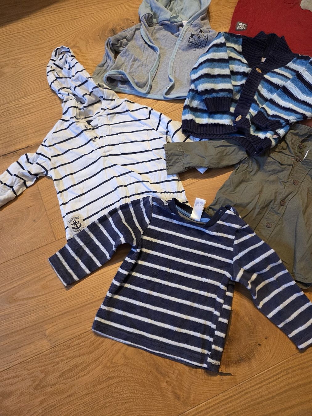 Pullover & Sweatshirts: Pullover/ Jäggli/ Hemd gr 68 – Gebraucht aus Eschenz von Carmenr93 3