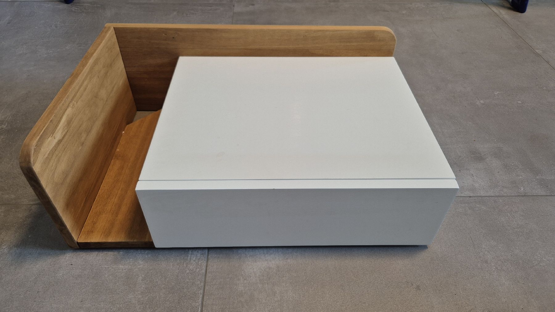 Tables de nuit: Table de nuit mural bois et blanc avec tiroir – D'occasion à Vérossaz par meg_8tjs 1