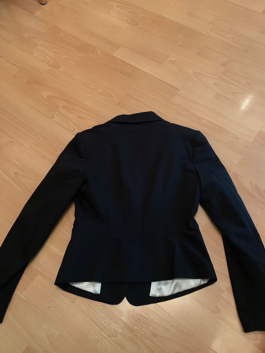 H&M Giacche: Joli blazer noir H&M taille 36 – Usato da MEYRIN venduto da Gwendo10 1