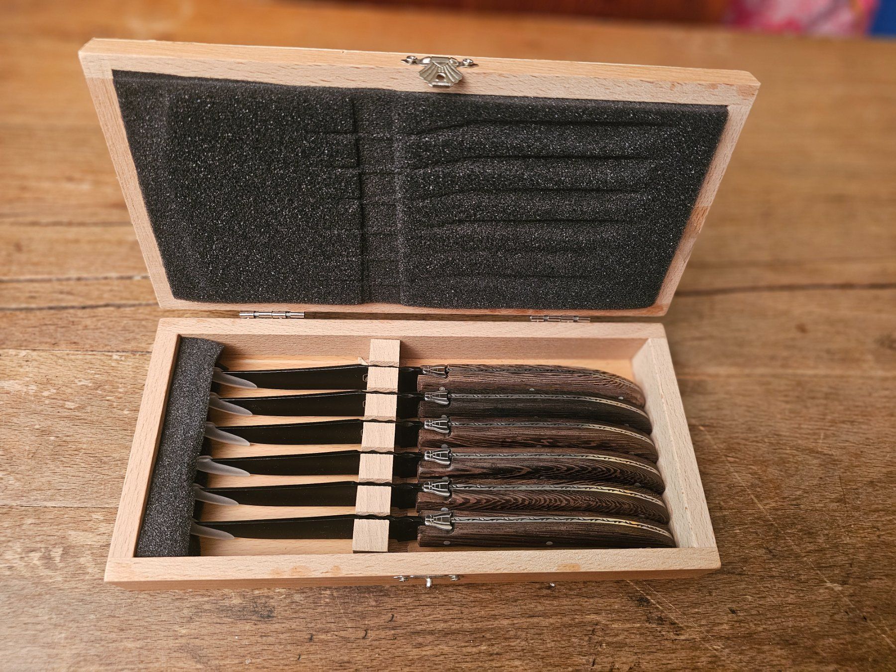 Laguiole Coltelli: Laguiole Steakmesser Set, 6 Stück – Nuovo (secondo la descrizione) da Monte Carasso venduto da giave