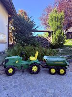 Tretraktor John Deere mit Anhänger gebraucht defekte Reifen