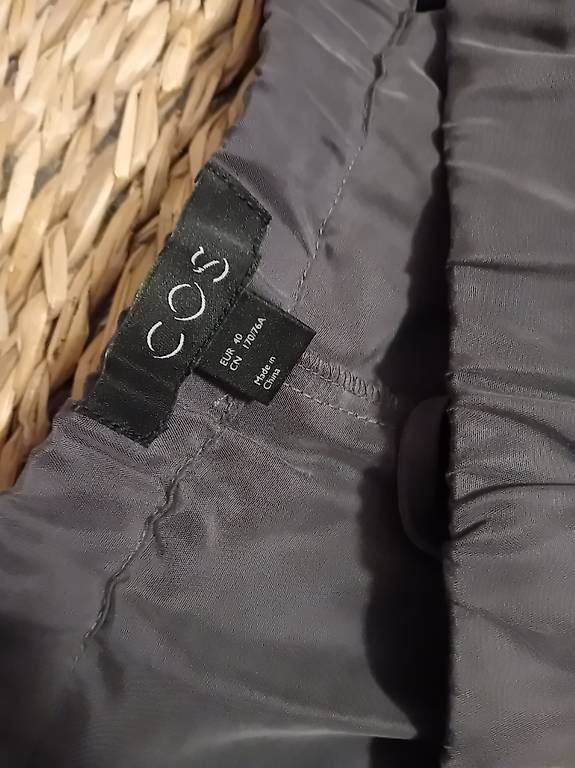 Cos Hosen: Hose von Cos aus reiner Seide – Gebraucht aus Zürich von Melianea 1