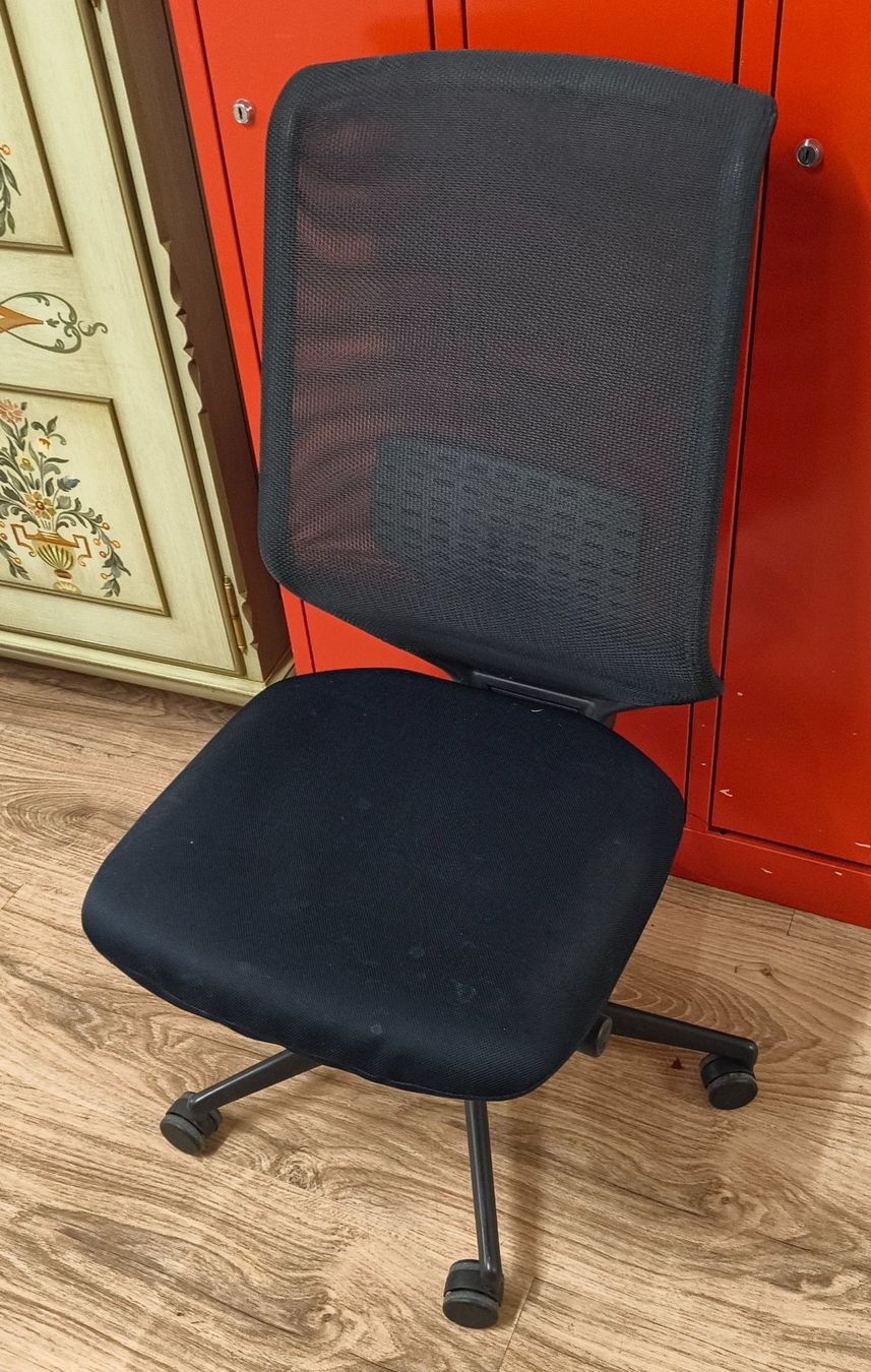 Vitra Stühle: Vitra Media Slim Bürostuhl – Gebraucht aus Basel von bk_brockibasel