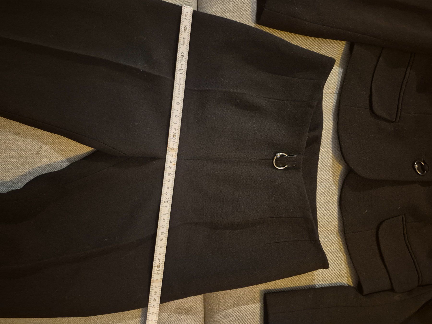 Moschino Kleiderpakete: Ensemble tailleur Moschino, noir élégant - Taille 36 – Neu (gemäss Beschreibung) aus St-Pierre-Clages von _RV 5