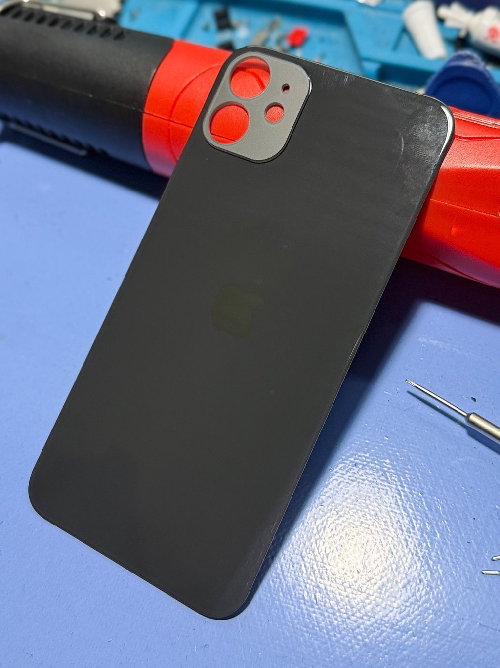 Apple Telefoni cellulari / Smartphones: VITRE ARRIÈRE IPHONE 11 Noir (AVEC LOGO) – Nuovo e nell'imballaggio originale da Morges venduto da DA-repa
