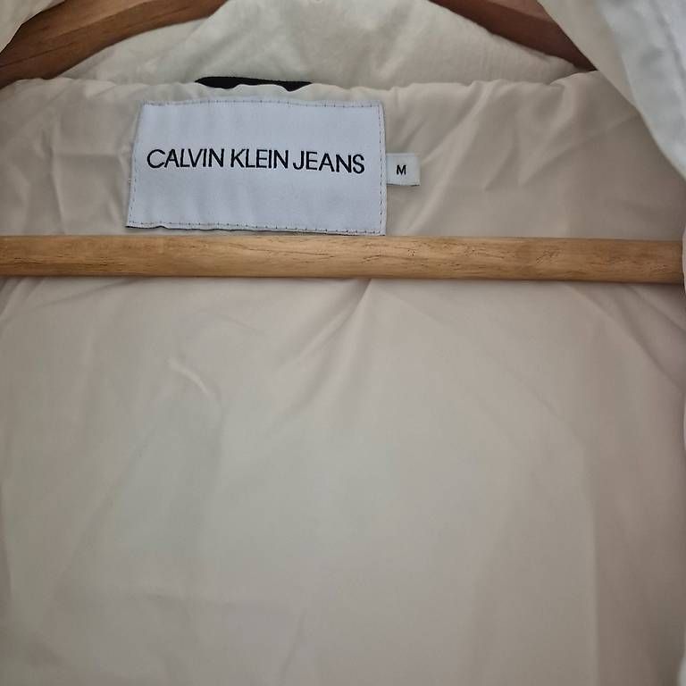 Calvin Klein Manteaux: Calvin Klein winter mantel – D'occasion à Luzern par eve_797j 2