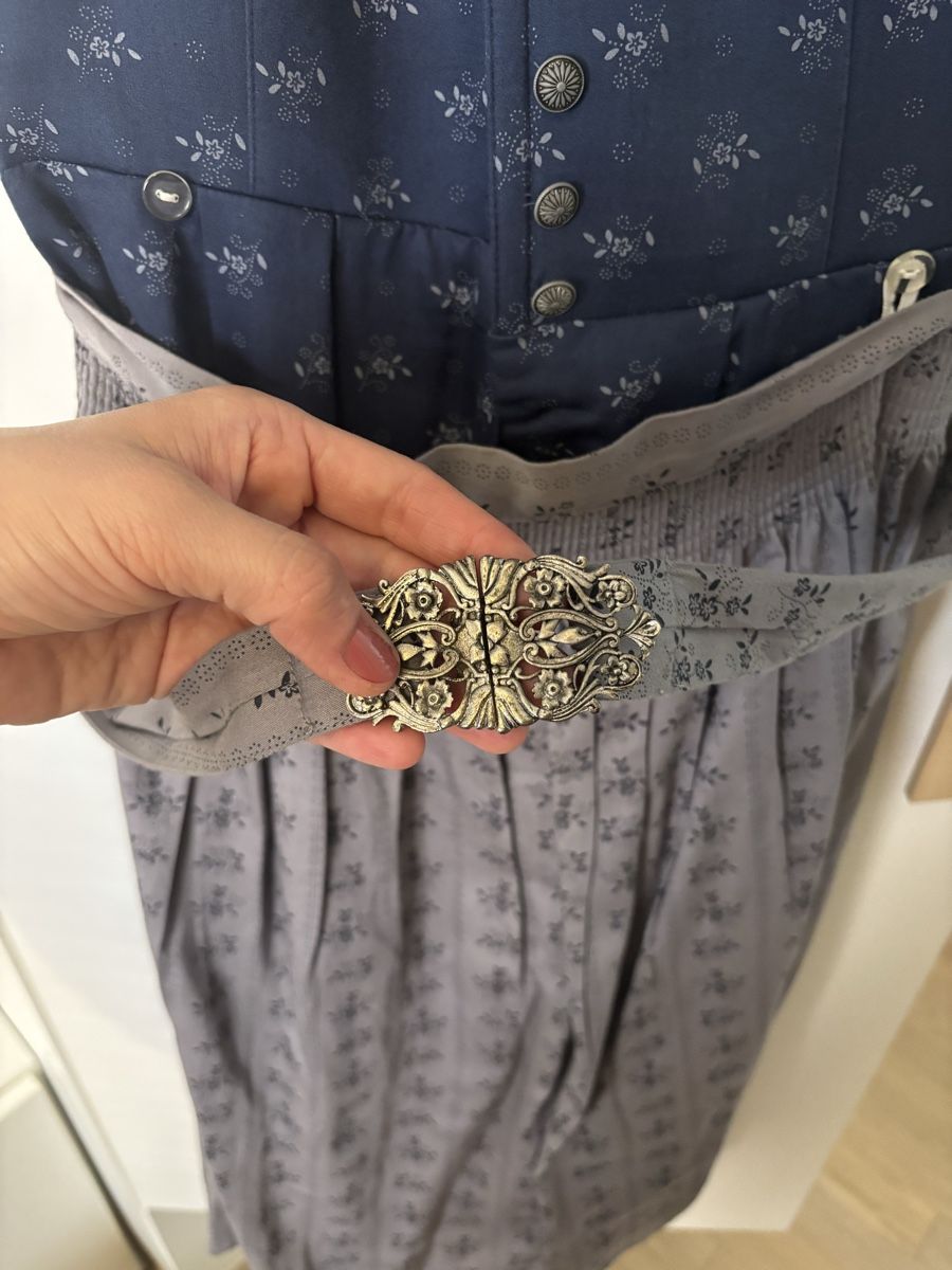 Costumi: Stockerpoint Dirndl Amalie Gr. 38 Blau/Grau – Usato da Geroldswil venduto da ele_7hkp 3