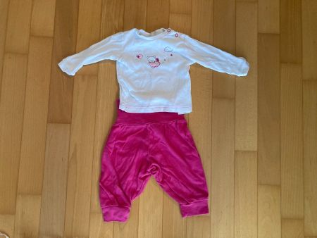Langarm T-Shirt und Hose