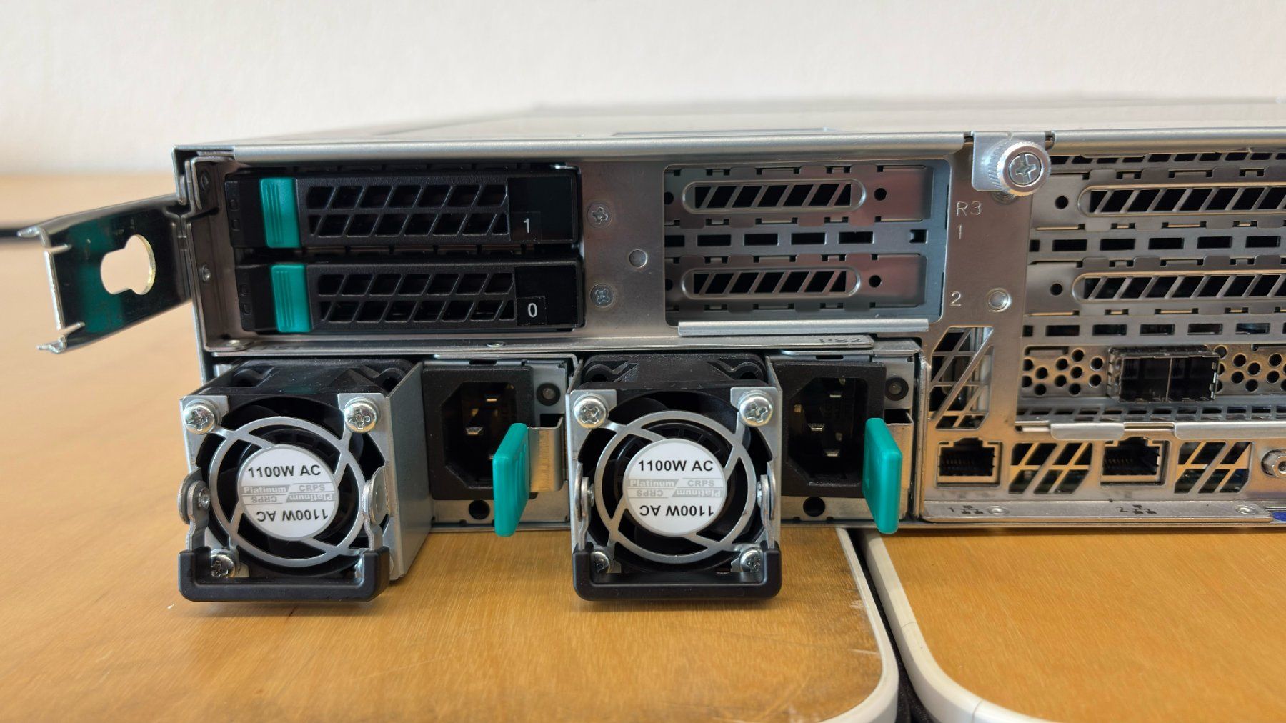 Intel Server: Intel Rackserver Xeon E5 v4, 128GB RAM (1/3) – Gebraucht aus Volketswil von appmac67 9
