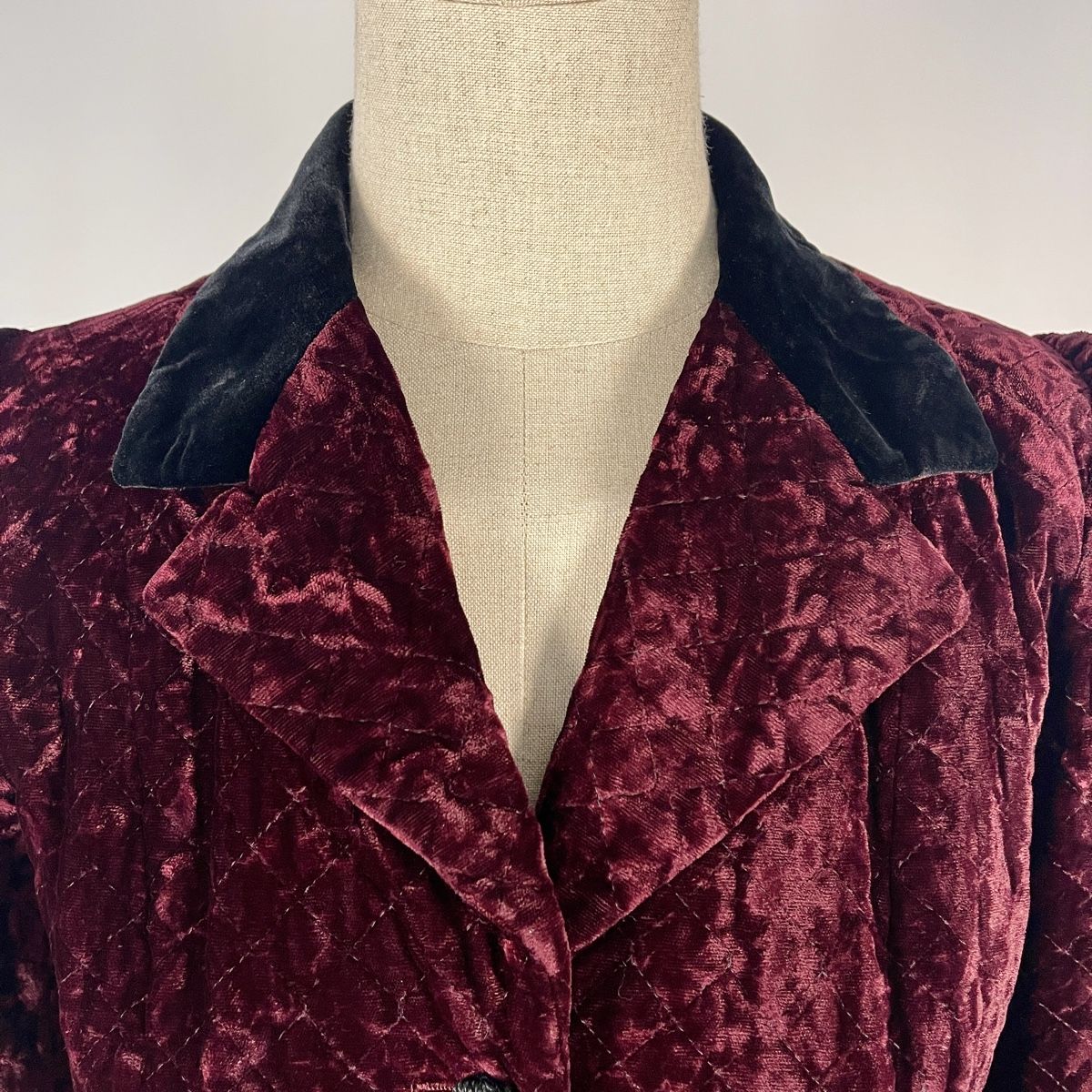 Lanvin Vestes: LANVIN Vintage Jacket – D'occasion à Emmen par Avviivva_Com2023 2