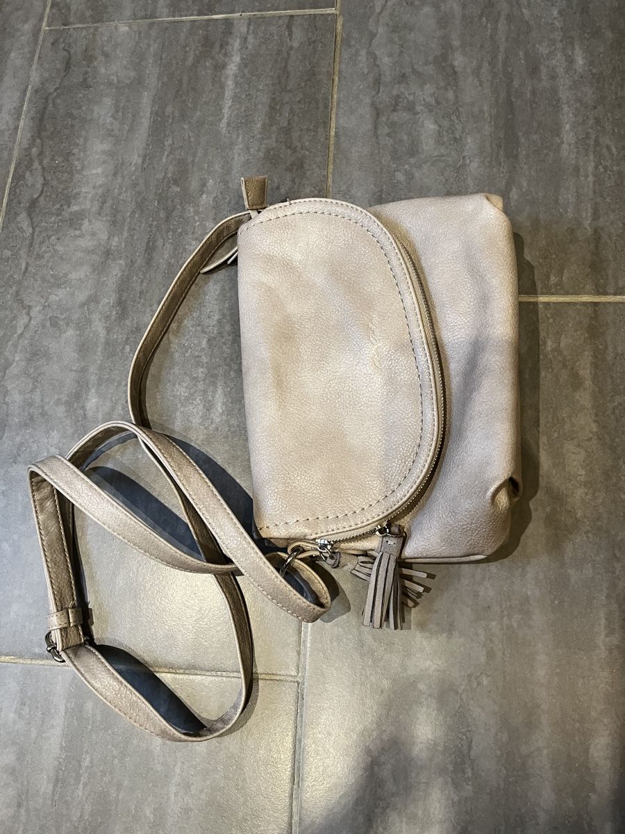 Tom Tailor Taschen für Damen: Tom Tailor Stylische Handtasche Umhängetasche – Gebraucht aus Halden von leyla_ze