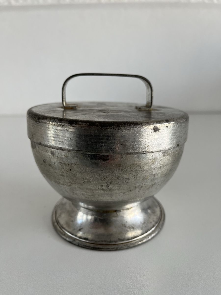 Tutte le decorazioni: Alte Pudding-Form aus Metall – Usato da Wetzikon ZH venduto da seli03