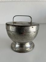 Alte Pudding-Form aus Metall