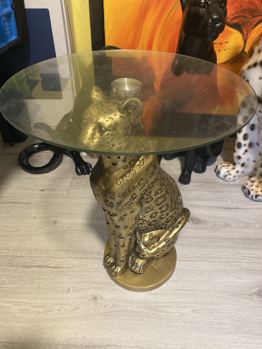 Tische: Glastisch mit goldenem Leopard – Gebraucht aus Wolfwil von ISAsShop