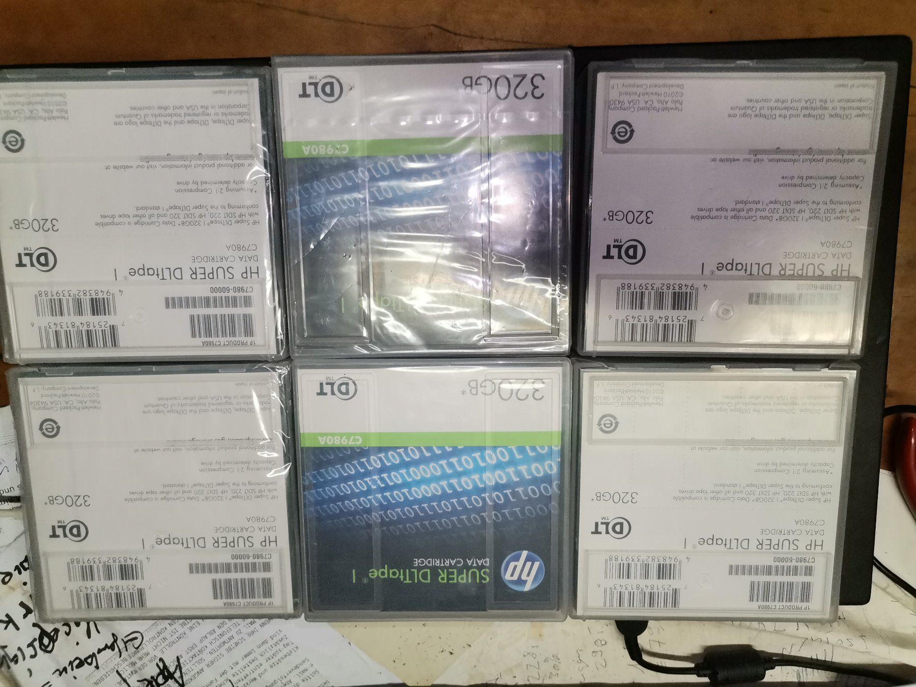 Hewlett Packard Dischi rigidi: HP SUPER DLTape I, 320GB, C7980A – Nuovo (secondo la descrizione) da Kleindöttingen venduto da Katze99 2
