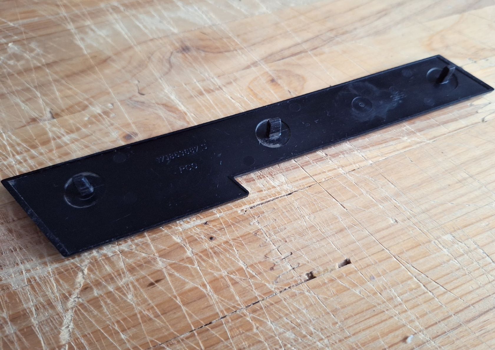VW Tutti pezzi di ricambio auto: VW Golf Mk.I Emblem – Usato da Triesen venduto da BLACKSHEEP75 2