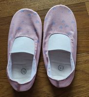 Rosa Gymnastikschuhe Grösse 33, mit Herzen, Top Zustand!