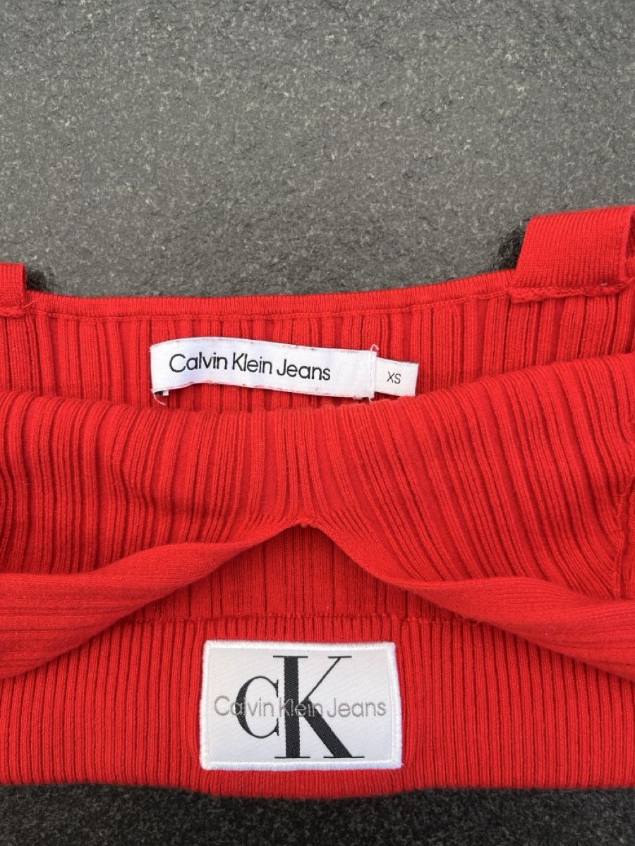 Calvin Klein Tops: Calvin Klein Top Rot XS – D'occasion à Zofingen par jj7 2