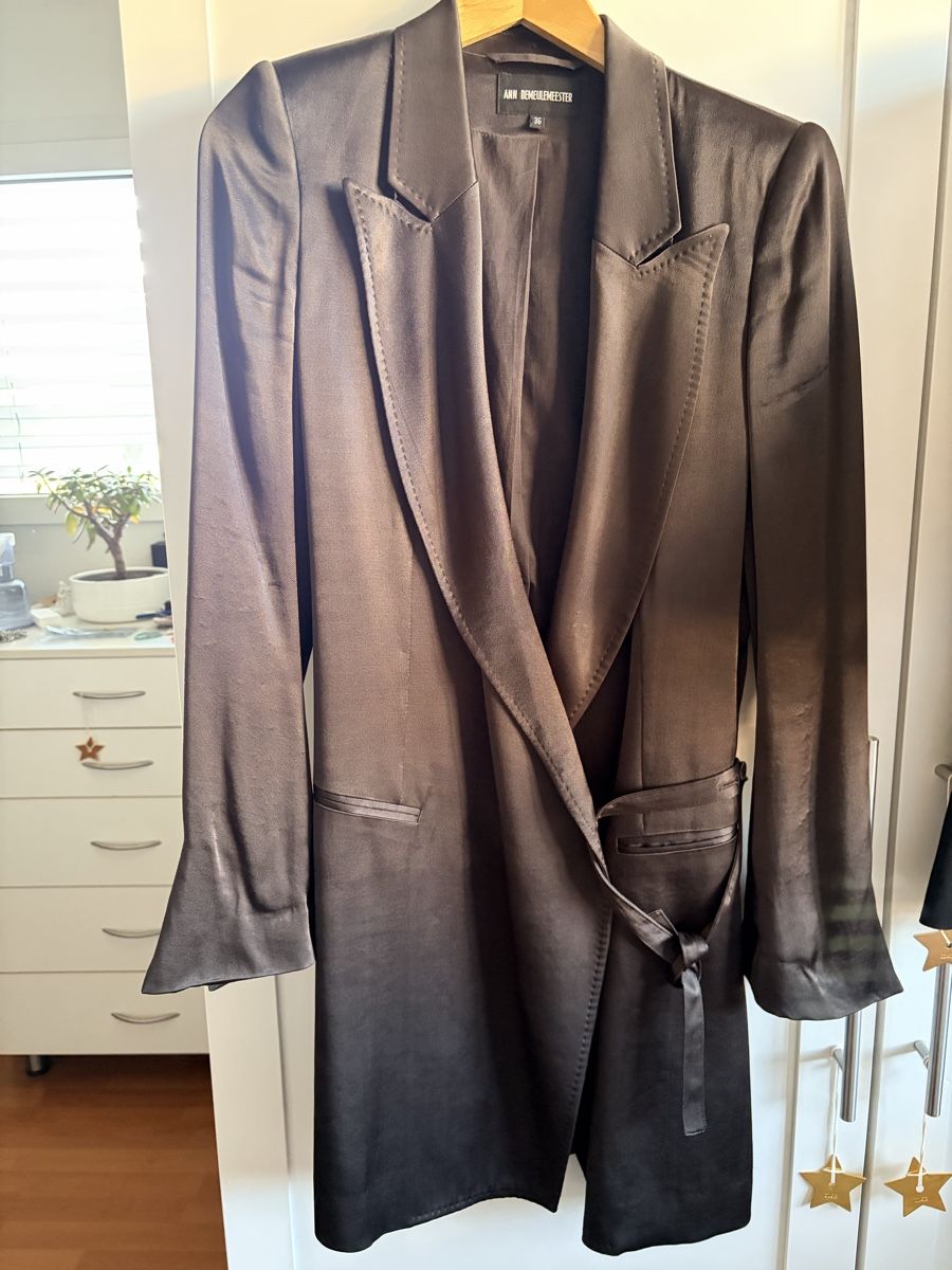 Vestes: Veste / Robe Ann Demeulemeester taille 36 brun satinée – D'occasion à Rolle par Fanjiette