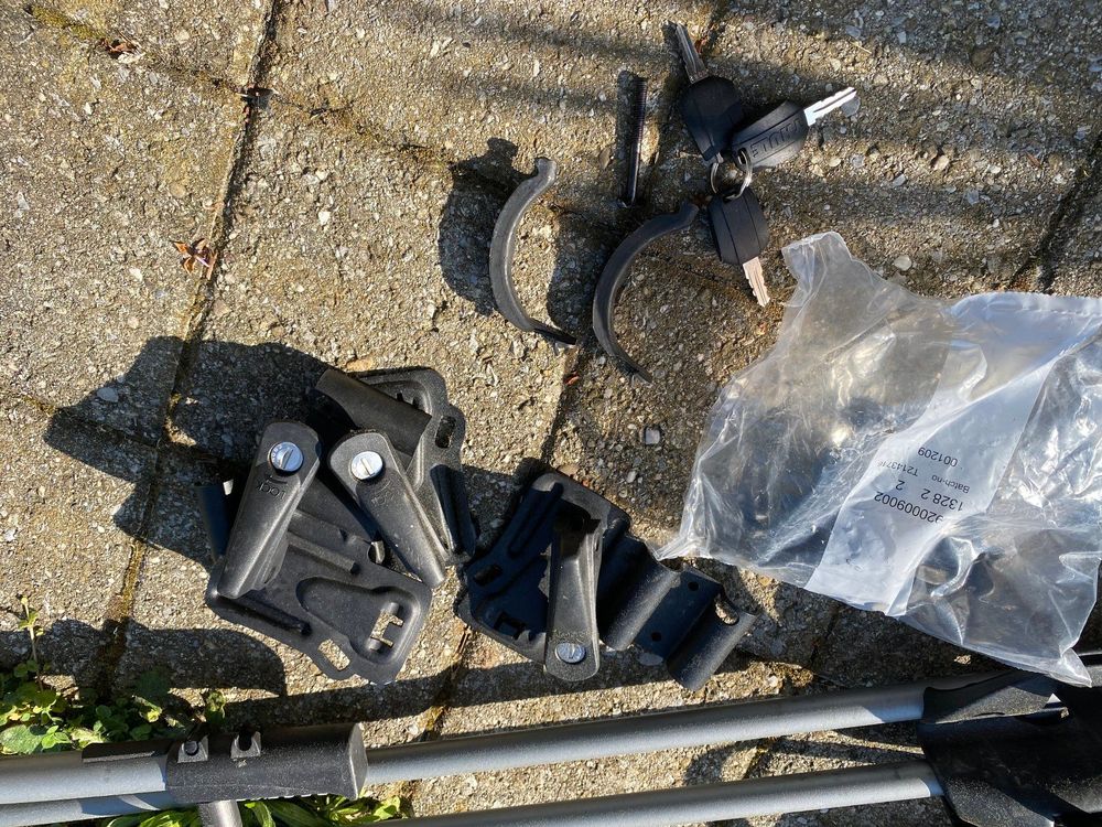 Thule Fahrradträger 4 Stk, umgebaut auf 1 Schlüssel für alle Kaufen auf Ricardo