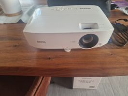 Ben Q Beamer DLP HDMI TH 535 mit Fernbedienung - NEU