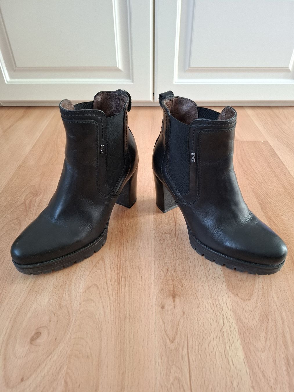 Scarpe da donna: Bottines en cuir taille 37 – Nuovo (secondo la descrizione) da La Tour-de-Peilz venduto da Marin_nette 3