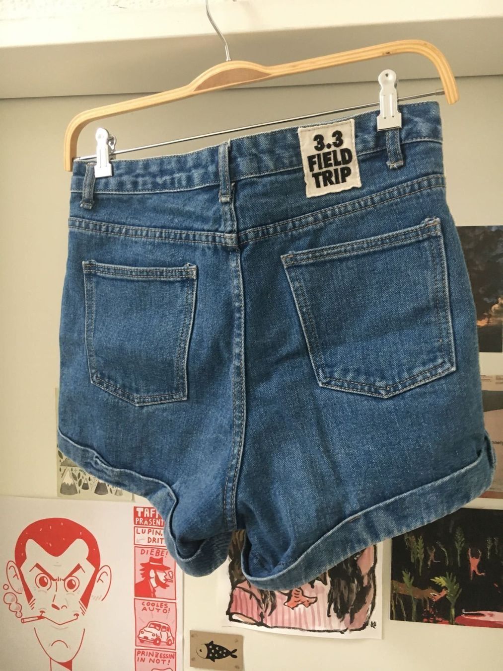 Jeans: destructed high waist denim shorts – Usato da Luzern venduto da 2ndchances 1