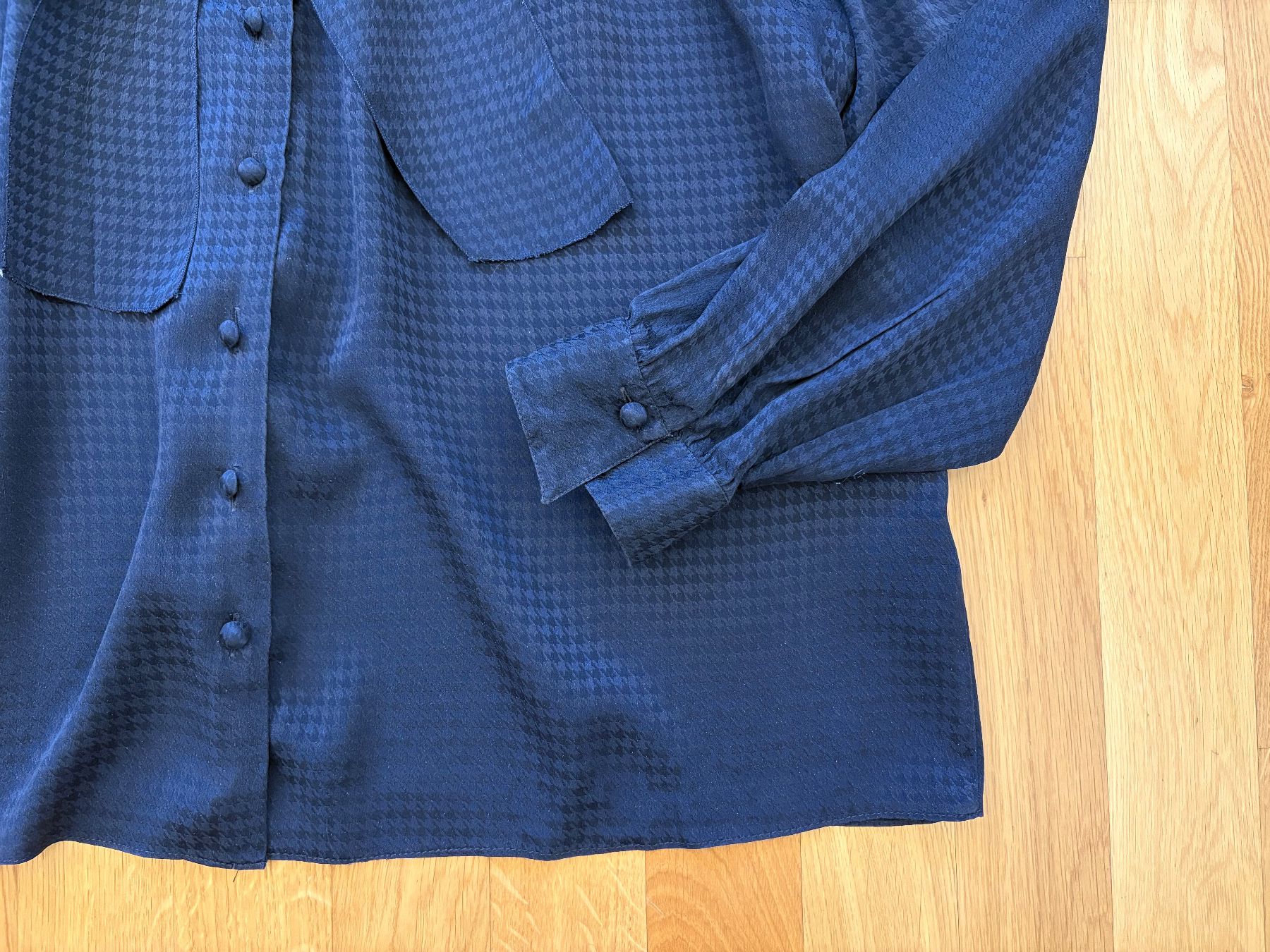 Camicette: Seidenbluse mit Schlaufe von Uwe Jessen, Grösse 48 – Usato da Zürich venduto da cassandra1504 3