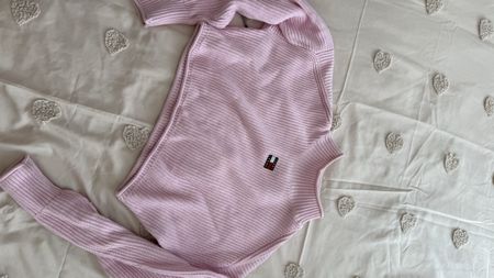 Pull Tommy Jeans rose côtelé manches longues taille M
