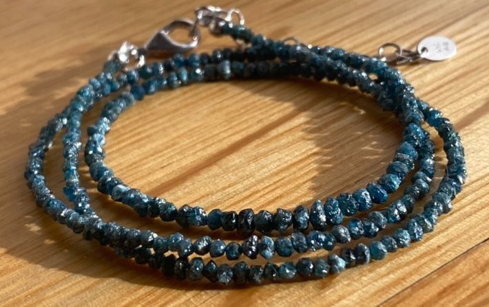 Ketten: Halskette mit blauen Rohdiamanten – Neu und originalverpackt aus Matten b. Interlaken von kero71 2