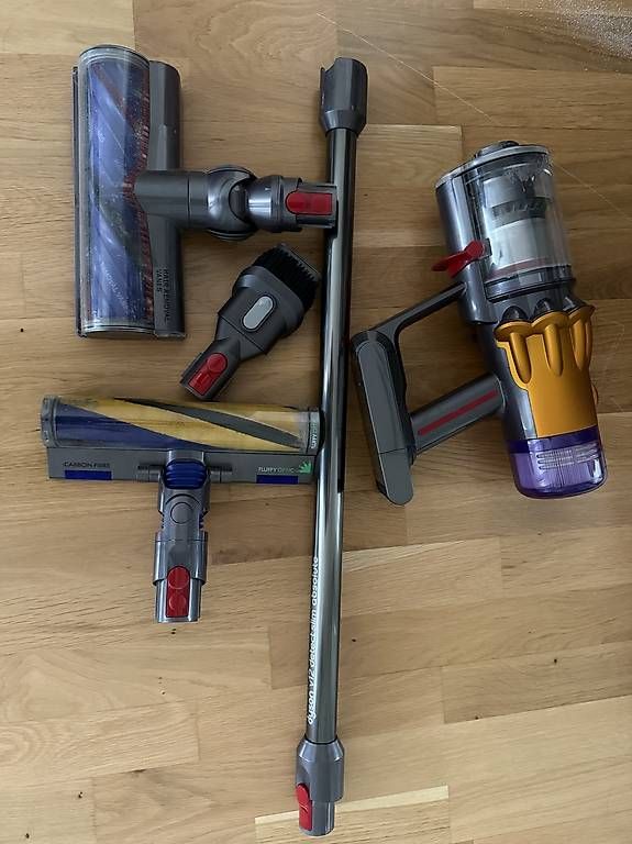 Aspirapolveri & Accessori: Dyson V15  – Usato da Basel venduto da Jador01 1