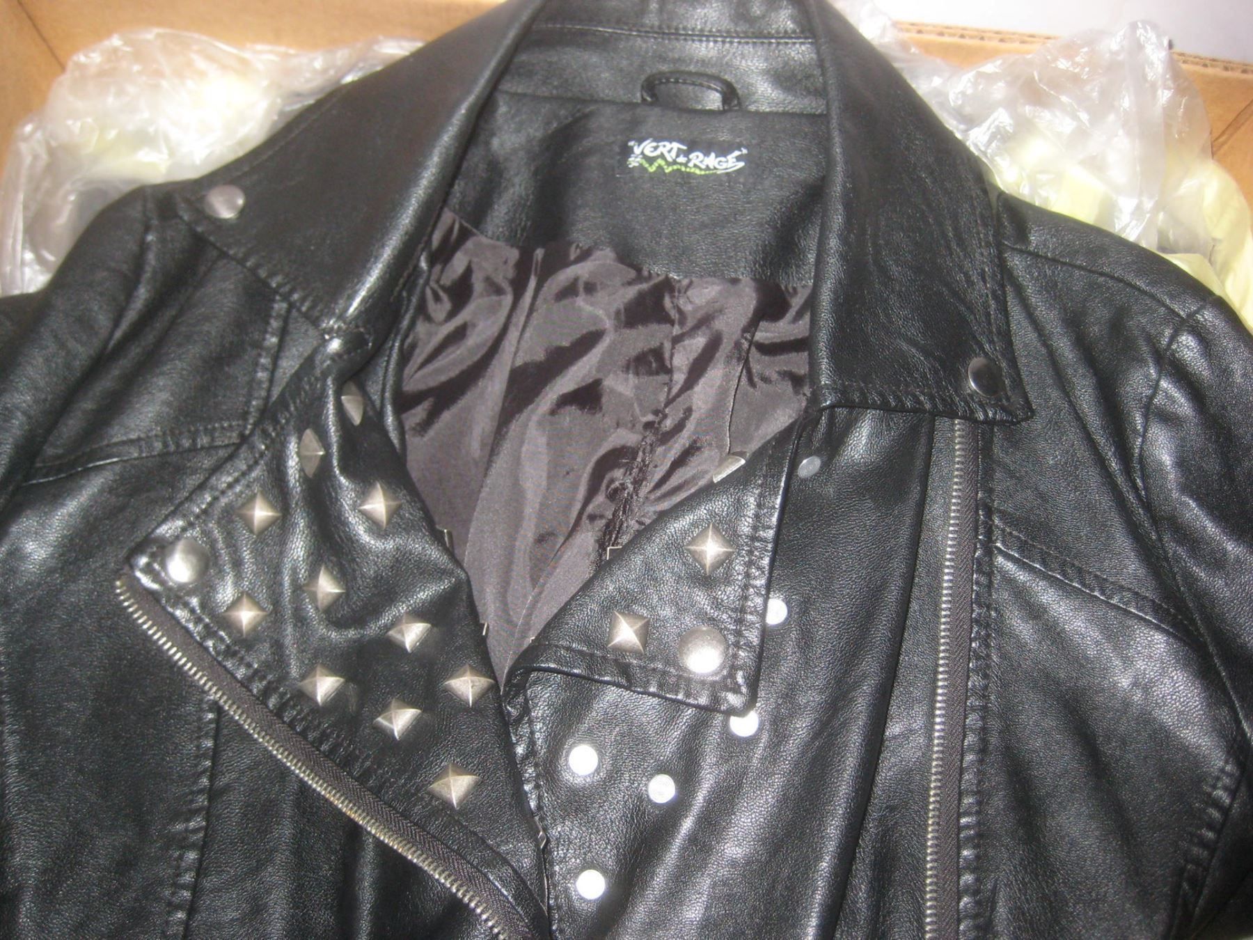 Jacken: DAMEN  JACKE – Gebraucht aus Uster von flocke1 2