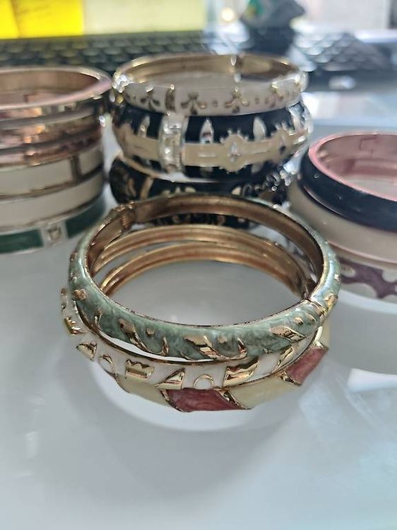 Neon-Armbänder 18er Set – Bunte, Grelle Armreifen Aus Kunststoff, Perfekt Für 80er Partys, Mottoparty & Festivals