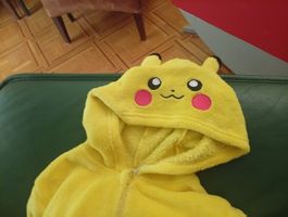 Pyjama Pikachu jaune enfant taille 110-116 bon état