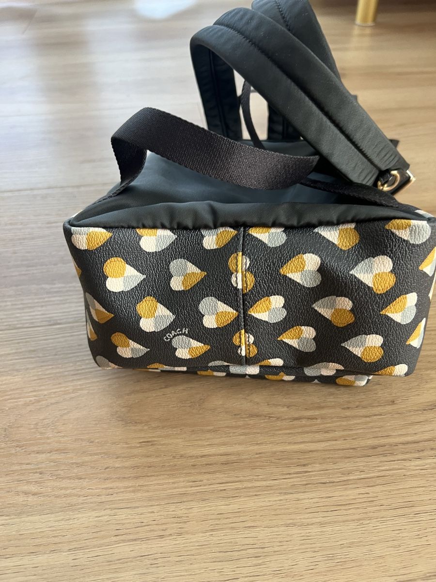 Coach Zaini: Süsser Coach Rucksack mit Herzchen Muster – Usato da Bad Zurzach venduto da Heugumper7 4