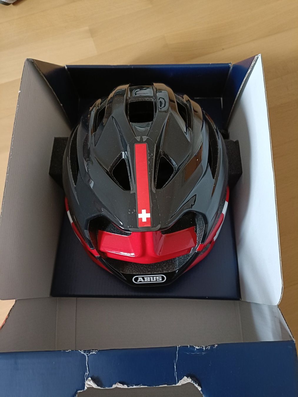 Abus Casques: Abus StormChaser Helm S swiss design – Neuf avec emballage d'origine à Bern par carlota_dino 5