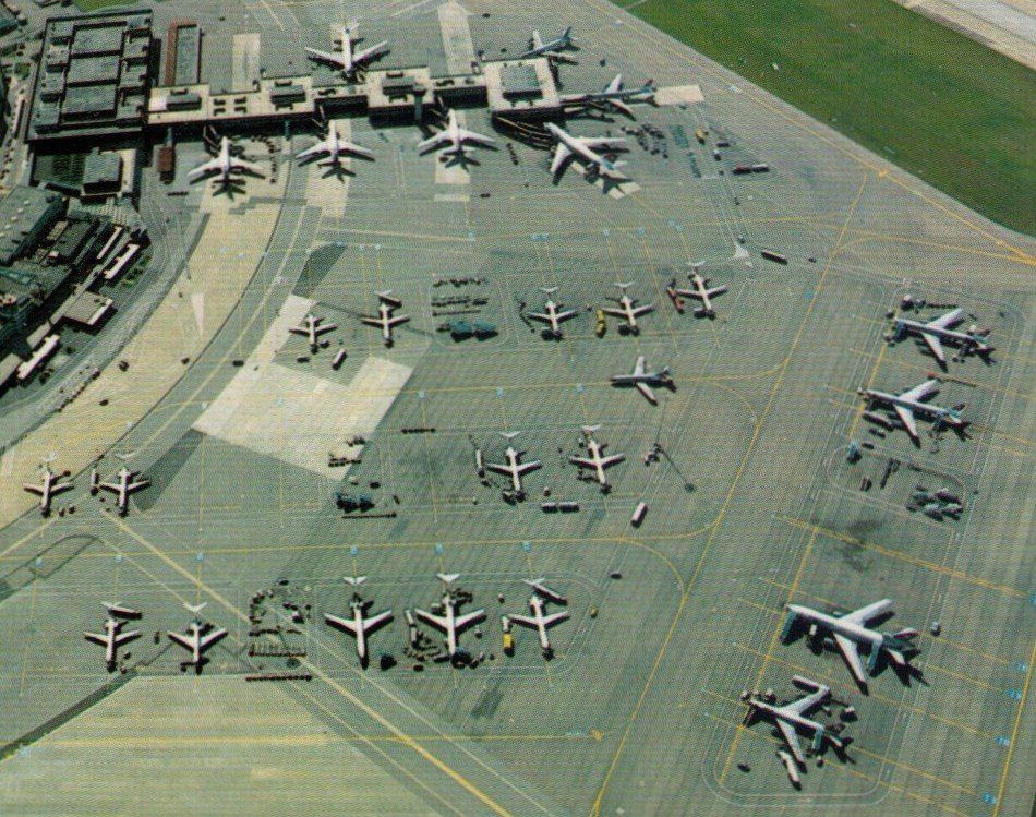 flughafen-z-rich-kloten-ca-1980-beide-abfertigungsgeb-ude-neu-gem-ss