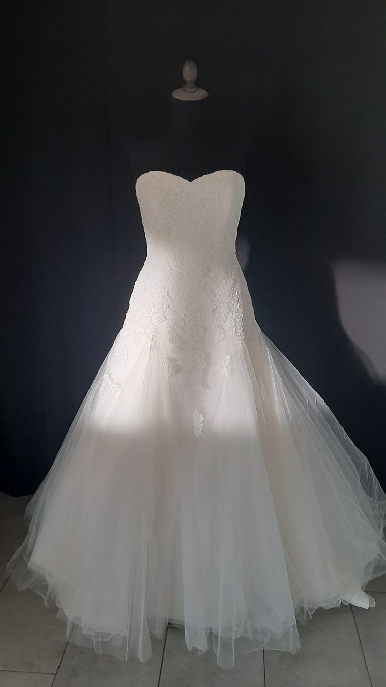 Vestiti: Brautkleid Gr.36 – Usato da Obergerlafingen venduto da bigsound