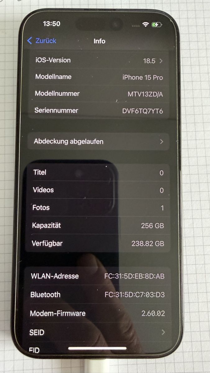 Apple Telefoni cellulari / Smartphones: Iphone 15 Pro 256 GB schwarz – Usato da Brittnau venduto da axlifaxli 1
