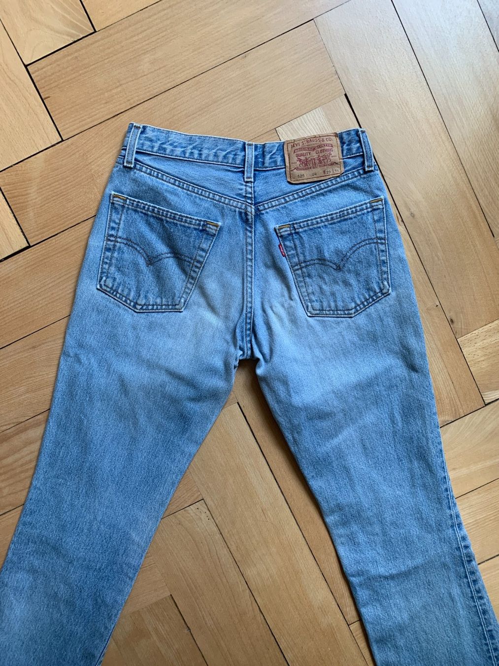 Levi's Jeans: LEVIS - Vintage Jeans hellblau W29 L34 – Usato da Zürich venduto da Diazaio 2