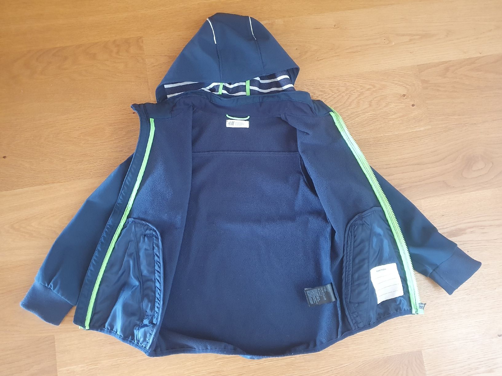 H&M Giacche & Cappotti: Softshelljacke Gr. 128 – Usato da Villars-sur-Glâne venduto da richardette 4