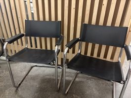 Freischwinger Stühle schwarz