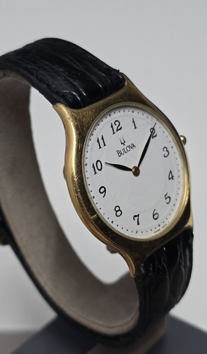 Bulova Uhren: Bulova Extra-Thin Quartz 34,1mm – Gebraucht aus Minusio von AGSuhren 1