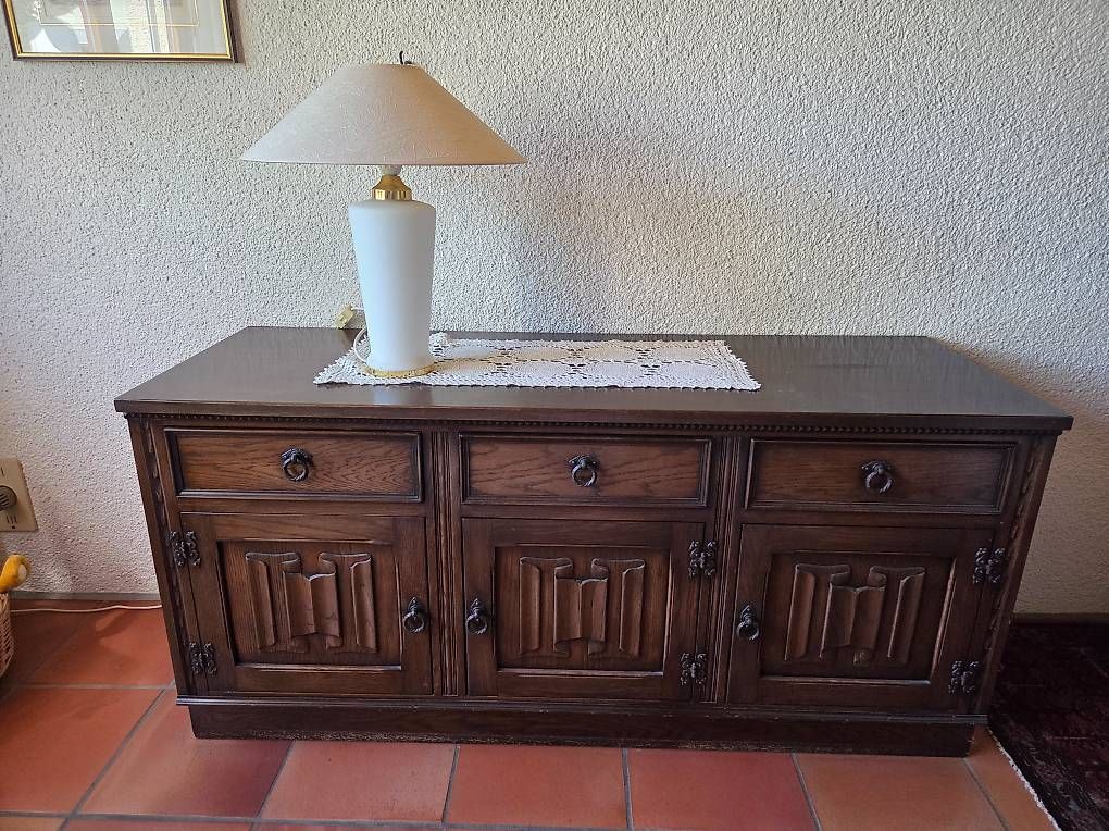 Cassettiere: Sideboard im Tudor- Jacobean-Stil – Usato da Jegenstorf venduto da cla_d57p