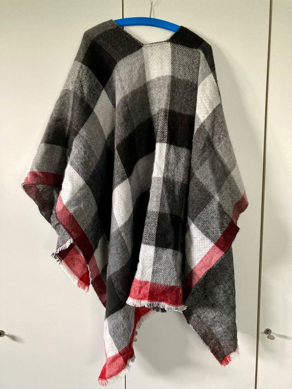 Giacche: Poncho – Usato da Torricella venduto da non_t6pd 1