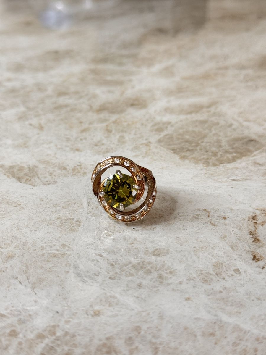 Anelli: Olivin Ring mit Steinen, ca Grösse 56 – Usato da Elsau venduto da shoppa2