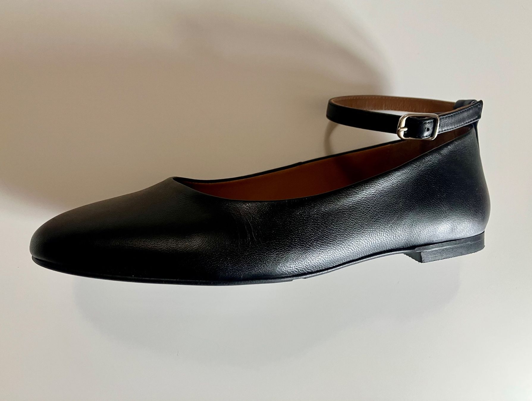 Scarpe da donna: Riemchen-Ballerinas aus Leder - neu – Nuovo e nell'imballaggio originale da Zürich venduto da cyberbliss