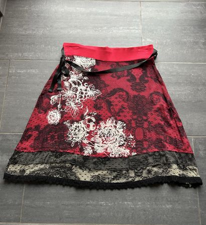 Desigual Rock, Gr. M, Rot/Schwarz, Sommerrock, Top Zustand